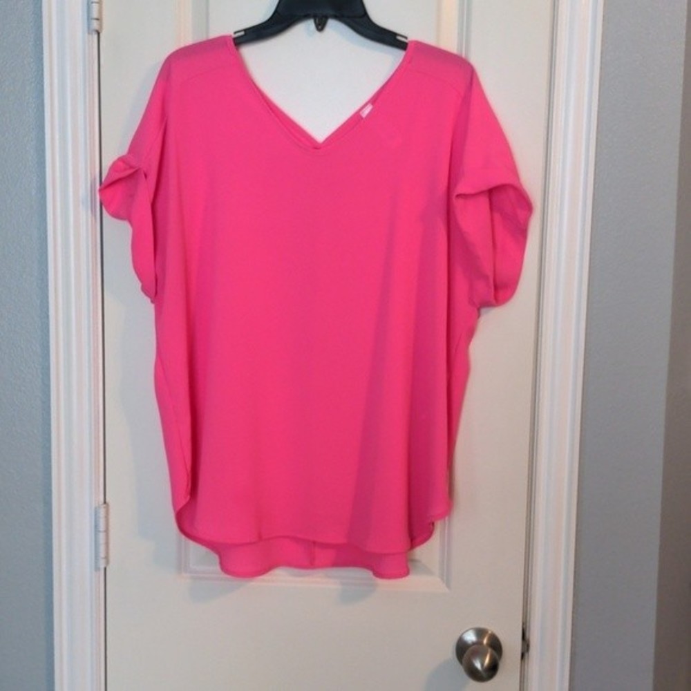 {3 for $15} Kiki LaRue top